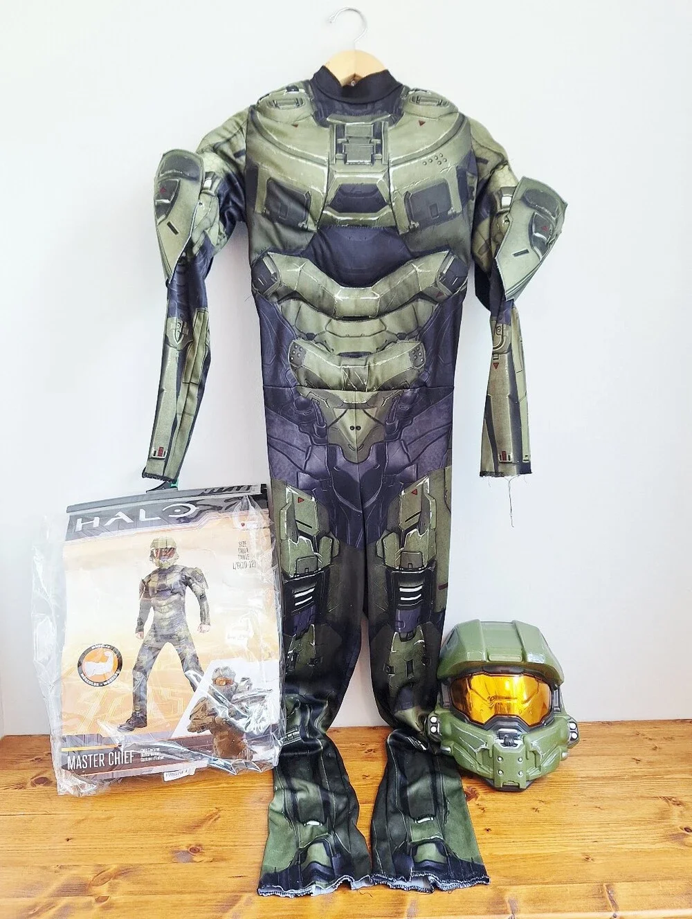 Halo Master Chief Muscle Costume w/ Helmet Boys Size L (10-12)